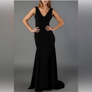 Pia Gladys Perey HOLLY Dramatic, sculptural, and undeniably sophisticated NWT